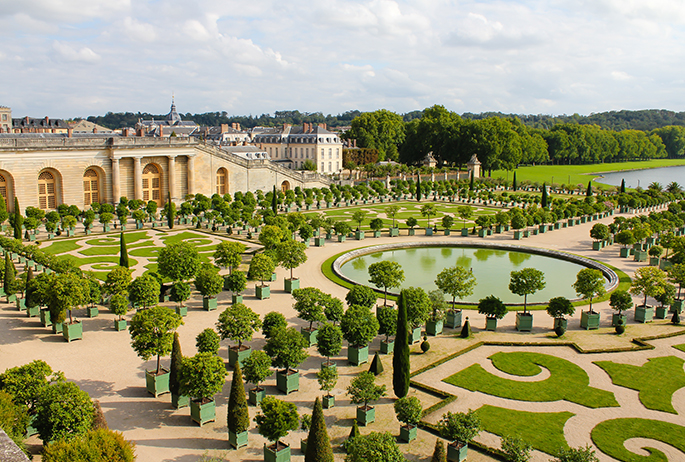 The Chateau De Versailles 