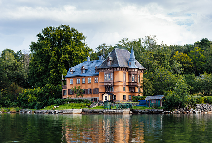 Historic villa in Stockholm waterfront