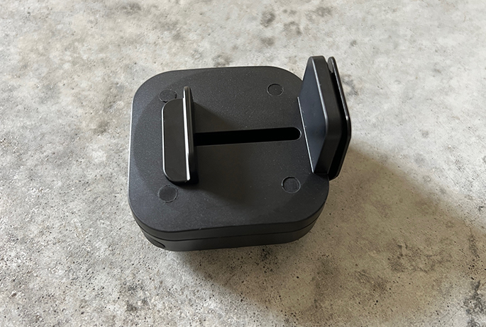 Listen Airplane Travel Phone Holder
