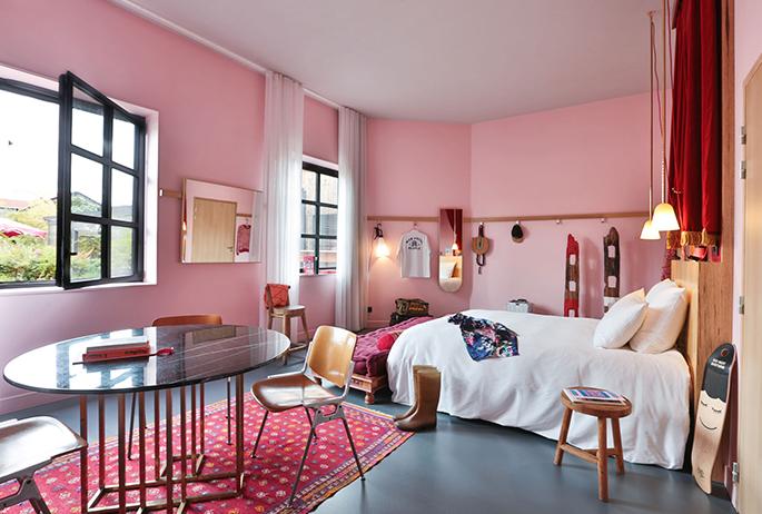 Mob Hotel Paris Saint-Ouen district