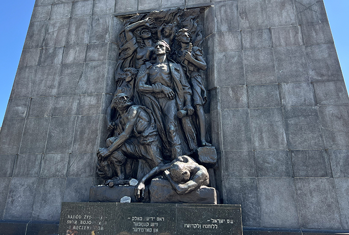 The Monument to the Ghetto Heroes. Photo: Shachaf Dekel The Monument to the Ghetto Heroes Warsaw